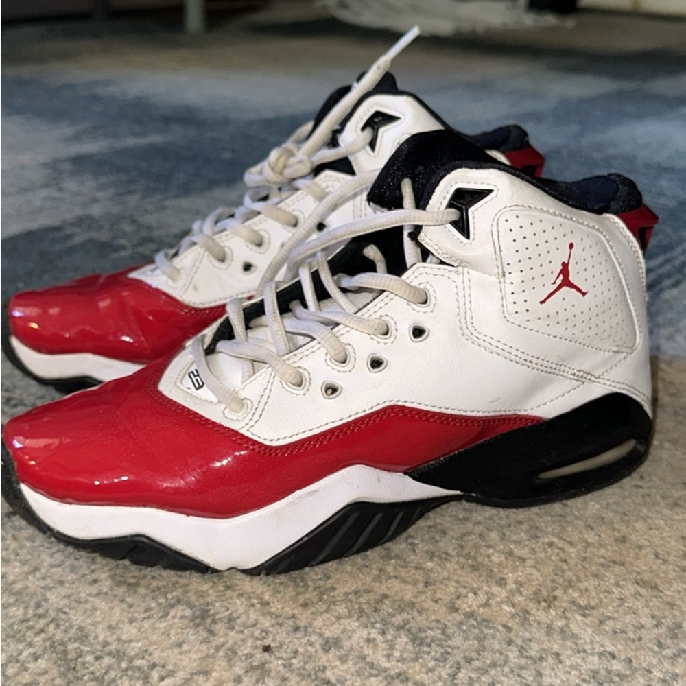 Boys Jordan Basketball Shoes